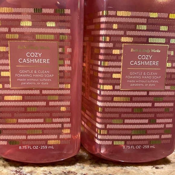 💗Two (2) “COZY CASHMERE” BBW, 8.75 fl oz, Gentle & Clean Foaming Hand Soap, NWT - Picture 6 of 6